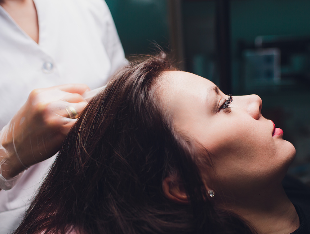 when does postpartum hair loss start, when to seek help for hair loss, postpartum hair thinning